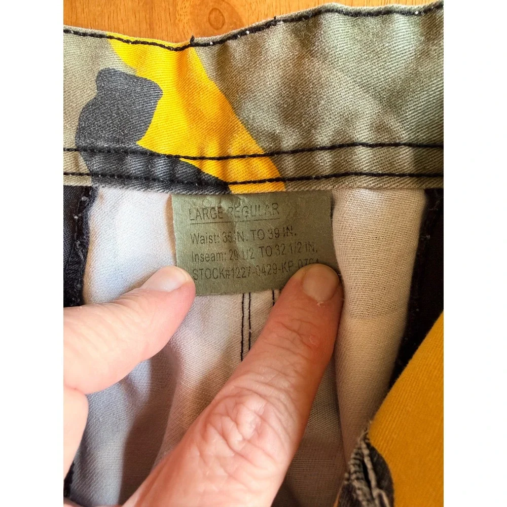 Rothco Ultra Force BDU Yellow Camo Cargo Shorts Mens Large Regular Frayed Hem